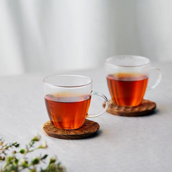 すっきりとしたい朝に最適な、ノンカフェインのハーブブレンドティー。ルイボス、リンデン、ローズヒップ、フェンネルによる奥深い味わい。[製産地]-[内容量]15g[発酵度]-[特徴]ブレンドハーブティー[標準的な淹れ方茶葉の量]3g[一煎目の標...