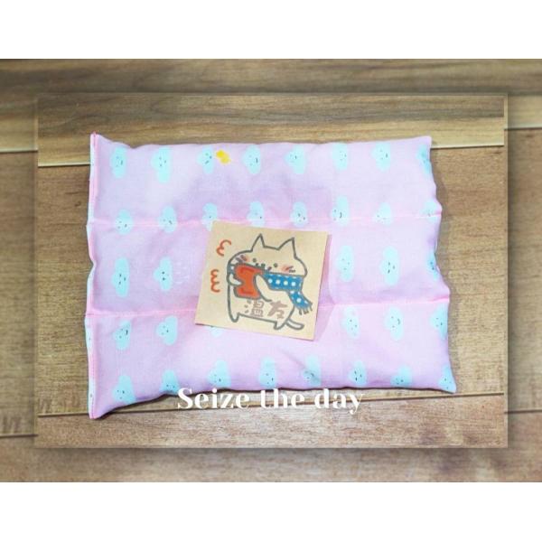 生地の色柄はお任せとなりますので画像とは違う生地になる場合がございます。あらかじめご了承ください。150×200mm素材　煎りぬか、玄米、ラベンダー、粗塩、ヒマラヤ岩塩内容量　約300ｇ玄米カイロとは・・・湿熱により身体を芯から温め、何度も...