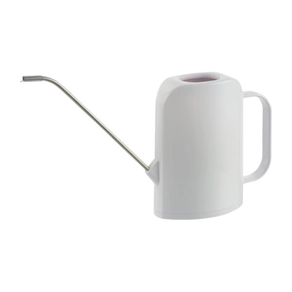 細くやさしい水が根元に注げるレクタングル型のピッチャーです。極細ステンレスノズルなので、水が細く出て、小さな植物の根本に届きやすく、やさしく水やりができます。文庫本のようなスマート形状で、狭い場所にもすっきり収納できます。液肥の希釈に便利な...