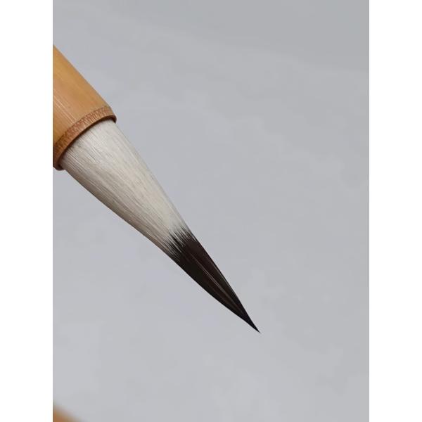 [Release date: April 23, 2025]穂首サイズ：約6.5ｘ26ｍｍ軸長さ約：18ｃｍ紫毫、狼毫＆羊毛など純動物毛軸にムラ、汚れなどございます。★アウトレット品につき、未開封、開封済みでも返品返却交換不可です。爆買いW...