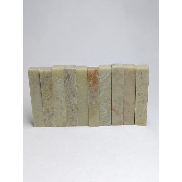 [Release date: December 19, 2024]状態：新品サイズ約：0.9ｘ0.9ｘ5ｃｍ(天然石のため、石紋など多少変わる場合があります、同等品ランダム発送となります。）重さ：約12ｇ★使用済みの印材、大変申し訳ございま...