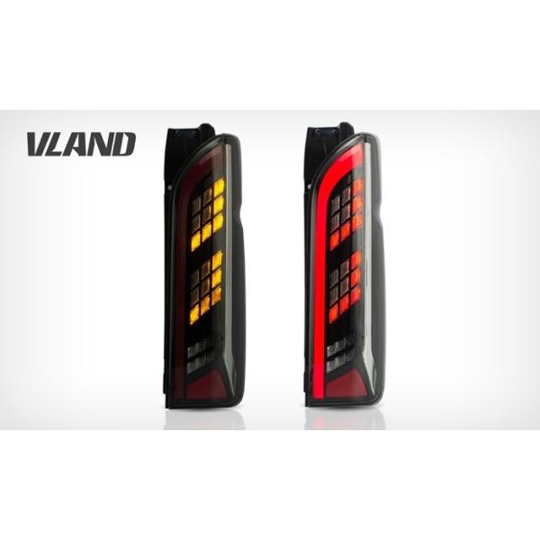 TOYOTA ハイエース 200 LEDテールランプ 流れるウィンカー　左右 item2-0899.jpg