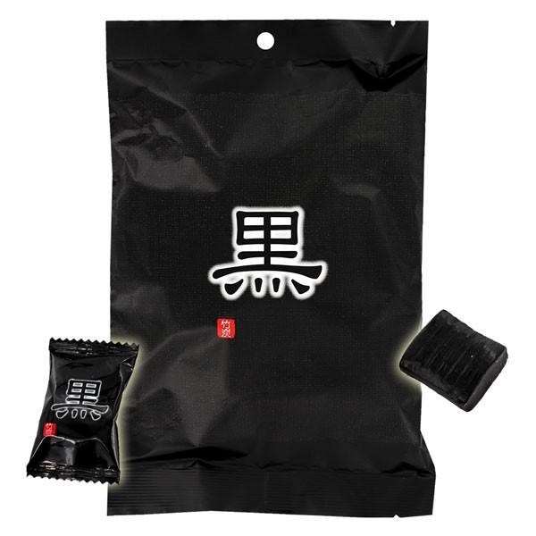 黒ごまと竹炭いりの黒いキャラメル。ほのかにごまの風味の効いたミルクキャラメルです。竹炭いり！食品用原料として製造している食品衛生法基準適合の竹炭です。　