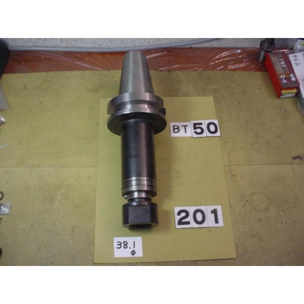 BT50番の　BIG製の横フライスカッターアーバーの 中古品です。型式は　BBT50-SCA38.1-135です。内径38.1Φのサイドカッターやメタルソーカッターを使用できます。写真現状有姿渡しでご入札ください。 BT50-201