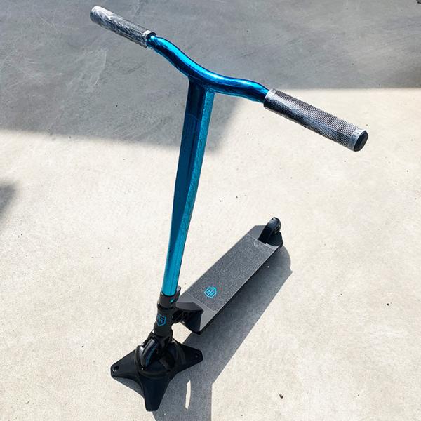 本格プロブランド「グリット」の最新パーク、トリック向けエキスパートモデル110mmのワイドウイールは高速安定性に優れ、メンテナンスしやすく壊れないヘッドベアリングシステム「HICコンプレッション」採用。身長150cm~大人まで使いやすいグリ...