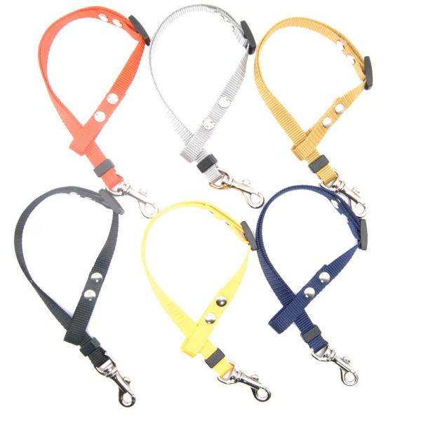 ドッグスリング(抱っこキャリー)、ペットキャリーバッグや ペットバギーなどからわんちゃんが飛び出してしまうのを防ぐためのアイテムです。また最初から付いている飛び出し防止リードが短い場合は使い方によっては延長の飛び出し防止リードとしても大活躍...