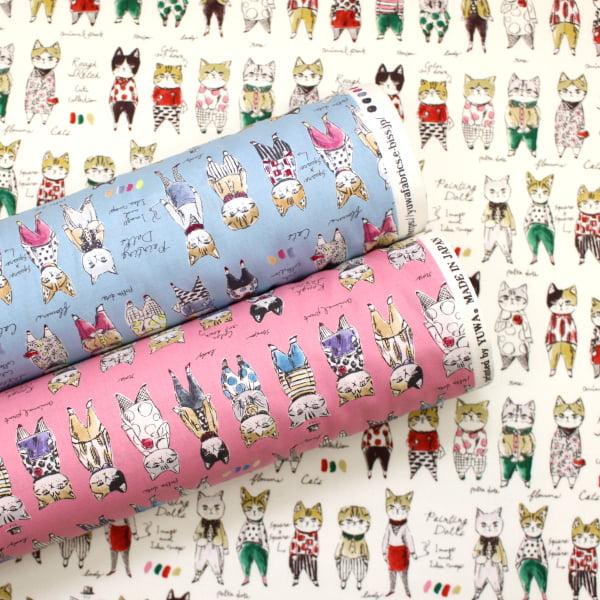 人形作家「sobakasu-kids.」さんのデザインを上質なシャーティング生地にプリントしました。おしゃれな洋服を着た猫たちが並んでいるとっても可愛いプリントです。○シャーティング：シーチングよりも柔らかい肌触りが特徴のシャーティングは針...