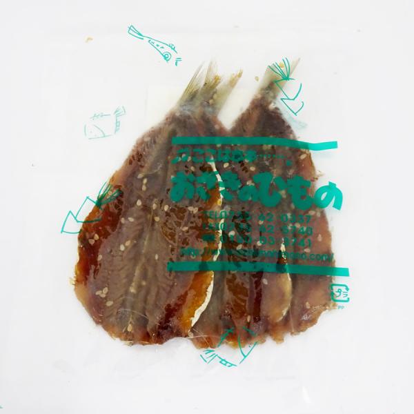 和歌山県の串本町にある干物の販売店おざきの干物から、「うるめみりん干し」の販売です！おざきのみりん干しは、創業以来60年の秘伝のタレを漬け込んだ昔ながらの味です！[商品名]うるめいわしみりん干し[内容量]3枚入[原材料]うるめいわし、ごま、...