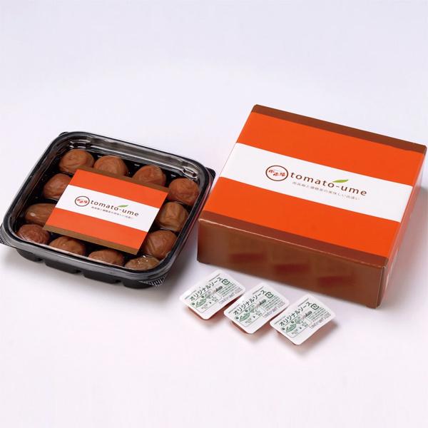 紀州みなべ町特産の梅『南高梅』を、紀州印南町特産の糖度8度以上のとまと『優糖星』の果汁で漬け込んだ新食感デザート梅干です。塩分約8％。[内容量]梅（200g）、タレ（10g×3個）[原材料]■調味梅干梅（和歌山県）、漬け原材料[とまと果汁（...