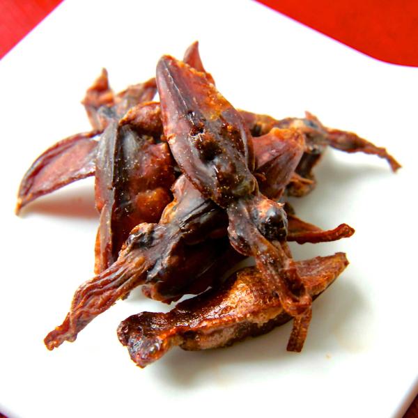 海道屋のほたるいかのいしり干しです。[製造者]海道物産株式会社[賞味期限]約50日[内容量]30ｇ[原材料]ほたるいか(日本海産)、魚醤油、砂糖、米発酵調味料、(原材料の一部にいかを含む)[栄養成分表示100ｇ当り]熱量：395kcal、た...