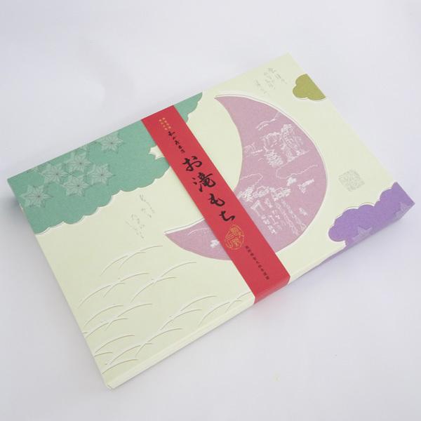 「お滝もち」は467段の長い石段を上り参詣された方々の疲れを癒していただければとの思いから、和か屋本店の店長が延命長寿を祈念し大滝の姿を模して作りあげた素朴な味わいのお餅です。国産のもち米、北海道産のあずきを使い、ひとつひとつ手でのばし、ひ...