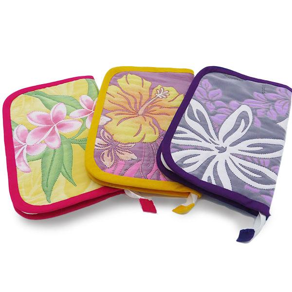 [Release date: April 1, 2022]クリックポストで送料無料！ハワイアン　シャドーキルト　マルチケース母子手帳やお薬手帳、銀行通帳　等の収納に！お色、柄違い3タイプです。A.イエローベースB.ピンク1ベースC.パープル...