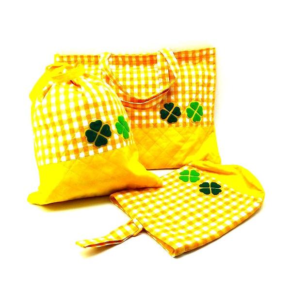 [Release date: July 1, 2016]シューズバックレッスンバックお着替え入れバックお揃いです！体操服やお着替え入れに巾着袋！お道具箱入れやおけいこ用に手提げバック！毎週洗えるシューズ袋！3点セットです♪黄色の格子をベース...