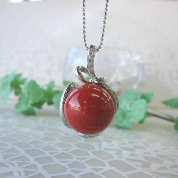 日本・高知産赤珊瑚丸玉の デザインペンダントトップ/16.6ミリ /Pt900
