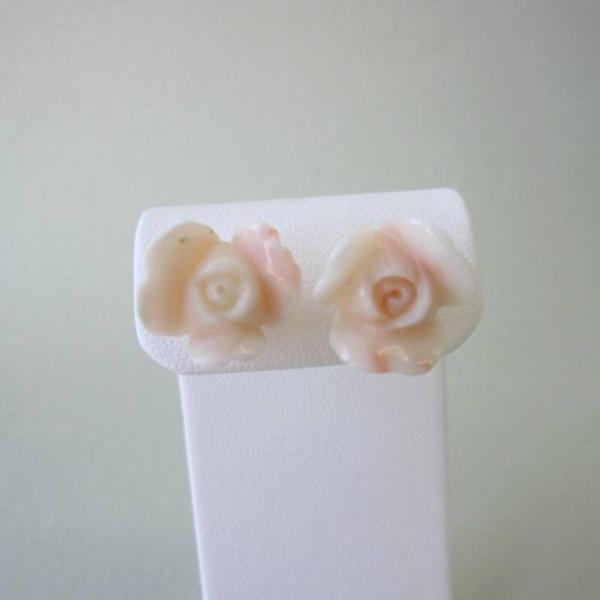 ミッド珊瑚 薔薇のつぼみ ピアス 直結 K14WG バラ ばら 宝石サンゴ 
