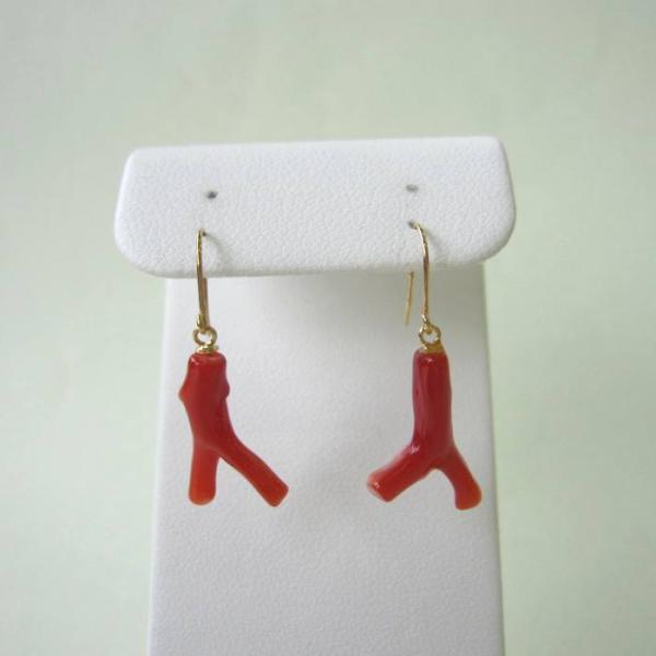 日本 高知産赤珊瑚 ナチュラルな枝 フックピアス K18 宝石サンゴ 珊瑚