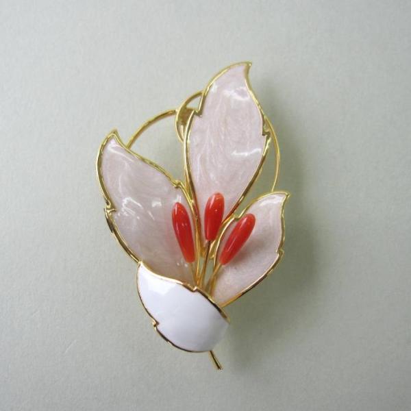 日本 高知産赤珊瑚 ブローチ 真鍮 宝石サンゴ 珊瑚婚 還暦 誕生