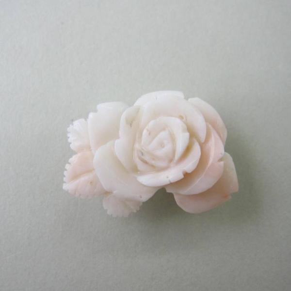 本珊瑚　帯留(薔薇) ミッド珊瑚 薔薇の花 帯留め 真鍮 帯留 和小物 着物 『宝石サンゴ
