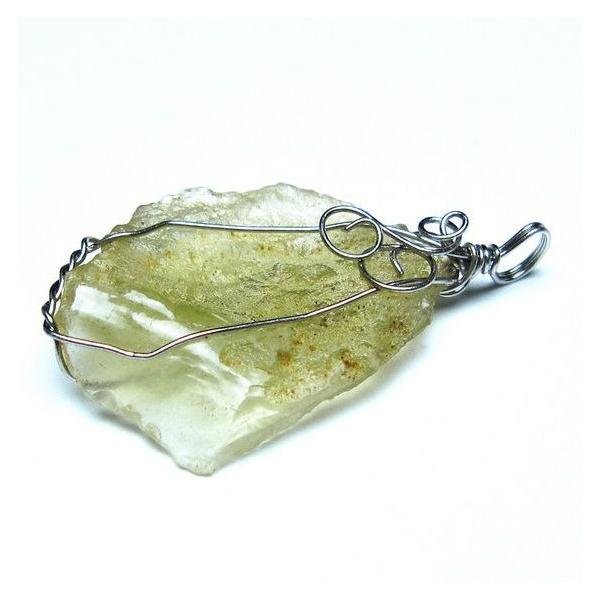 【高品質】リビアングラス ペンダントトップ ゴールド枠 天然石 パワーストーン リビアングラス ペンダント 一点物 メール便可 [M便 1/20] 112-13570