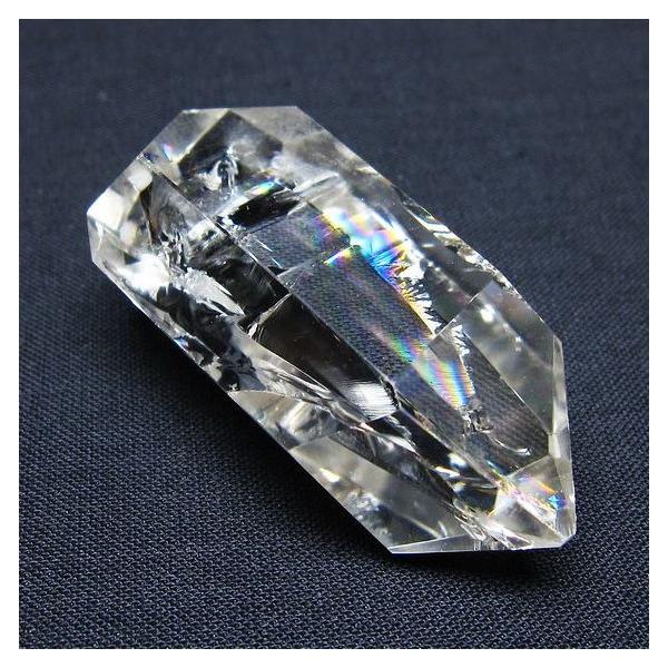 天然石　高品質　綺麗　高透明　 ファイアクォーツ　羊　虹入り 手彫り置物 原石 天然石 高品質 綺麗 高透明 ファイアクォーツ 羊 虹入り 手彫り置物