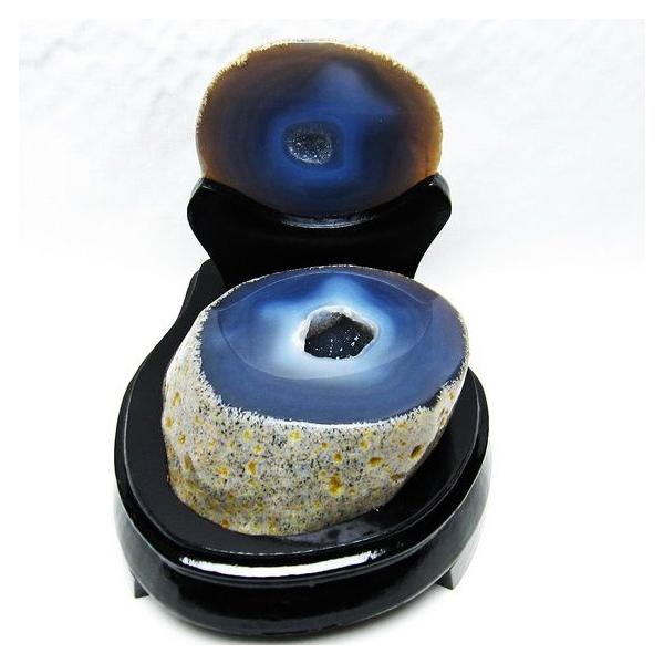 トレジャーメノウ　瑪瑙　原石　置物　台付　パワーストーン　開運　風水　インテリア トレジャーメノウ 原石 置物 ジオード 風水 開運 台座付属 一点