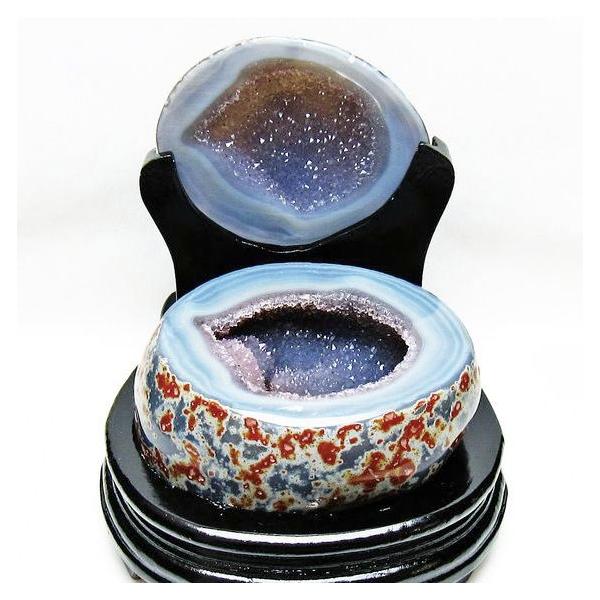 1.7Kg トレジャーメノウ アゲート 台座付属 原石 置物 一点物 送料無料