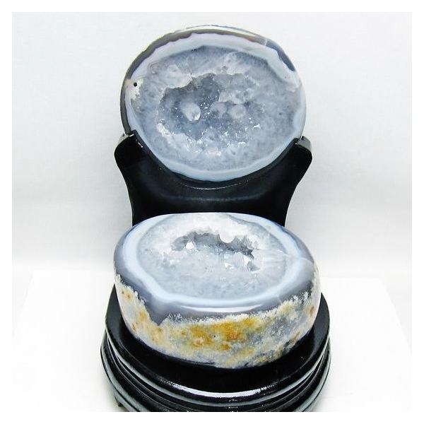 アゲートの置物 2.6Kg トレジャーメノウ アゲート ジオード 台座付属 一点物 送料無料