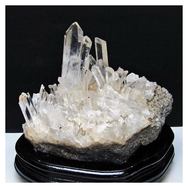 2Kg 水晶 クラスター マダガスカル産 台座付属 原石 送料無料 一点物