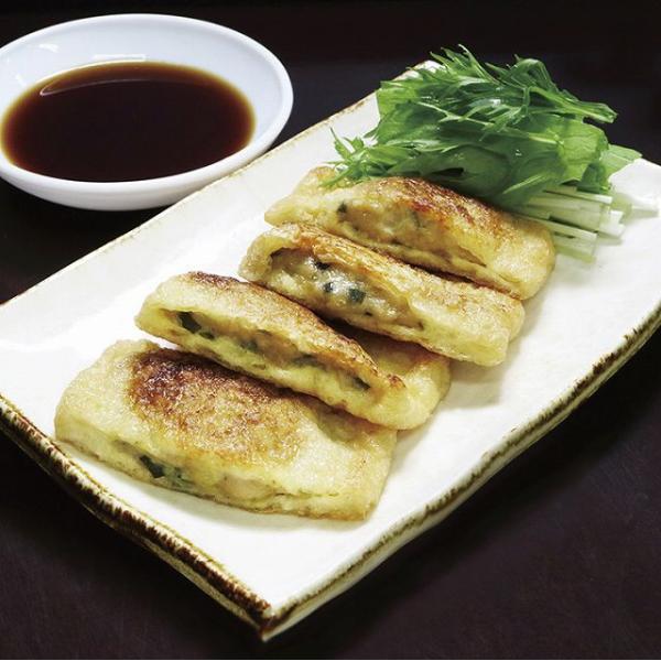 ◇ポイント：小麦の皮の代わりに、油揚げを使用した餃子です。◇最終加工地：日本(静岡)◇主要原材料：油揚げ(国内製造)、鶏肉(国産)、鶏皮(国産)、キャベツ、豚脂、にら、粒状大豆たん白、豚肉、パン粉、砂糖、植物油脂、食塩、しょうゆ、でん粉、し...