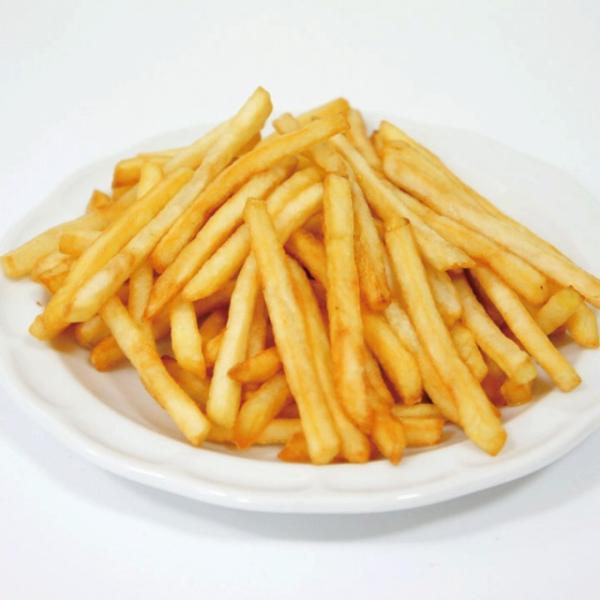 ◇ポイント：フライドポテトに適した欧州産ビンチェ系品種を使用しております。カリッとした表面の歯ざわりと、ホクッとしたじゃがいも本来の豊かな食感が自慢の一味違う本場のフライドポテトです。◇最終加工地：オランダ◇主要原材料：じゃがいも、パーム油...