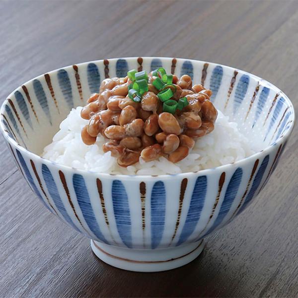 ◇ポイント：ふっくら柔らかな極小粒納豆を、小袋に充填して冷凍しました。醤油味で味付けしてありますので、解凍いただきますといつでも混ぜたてのおいしい納豆が、すぐにお召し上がりいただけます。◇最終加工地：日本◇主要原材料：納豆(大豆(アメリカ又...