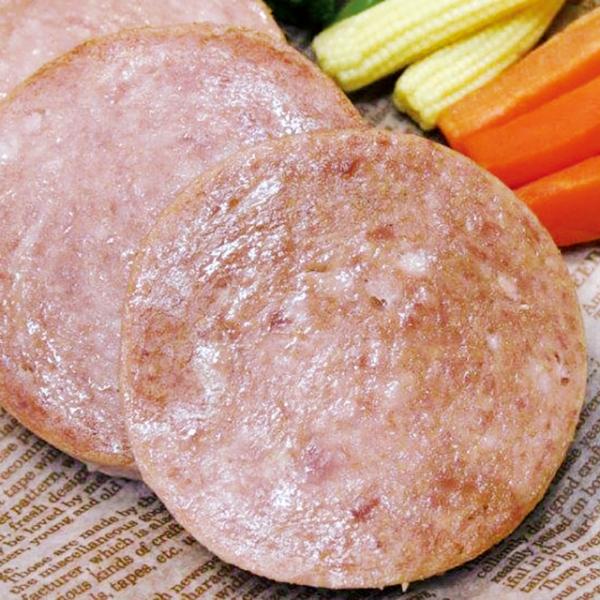 肉の持つ最大限の美味しさを引き出す配合比にて製造したハムとなっております。独自でブレンドしたスパイスを使用。◇最終加工地：日本◇主要原材料：チョップドハム(鶏肉(国産又は輸入)、豚肉、食塩、香辛料、グルコース、植物油脂)/加工デンプン、リン...