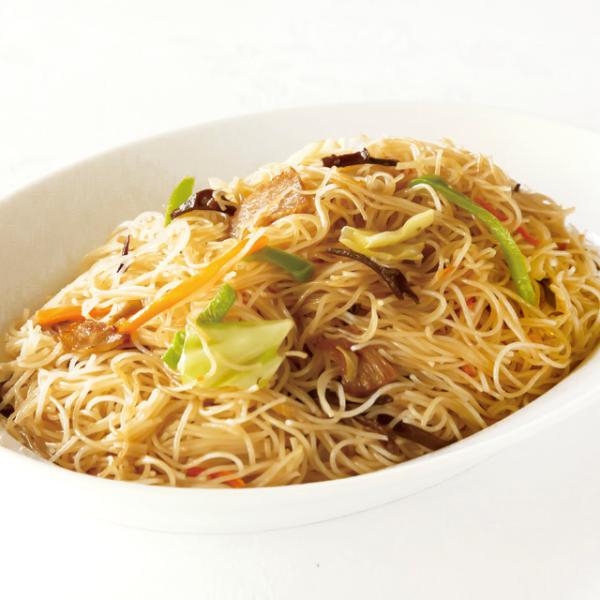 豚肉と野菜を使い、素材の旨味と彩りにこだわった焼ビーフンです。◇最終加工地：日本◇主要原材料：ビーフン(米、でん粉)(タイ製造)、キャベツ、たまねぎ、植物油脂、にんじん、植物油脂、豚肉、きくらげ、ピーマン、オイスターソース、他◇内容量：50...