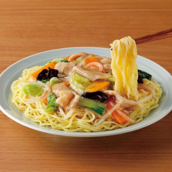 焼そばや中華めんメニューにご使用いただける蒸し麺。麺がほぐれやすく、経時変化に強いのが特長です。◇最終加工地：日本(静岡)◇主要原材料：めん(小麦粉(国内製造)、植物油、食塩／かんすい、乳化剤(大豆由来)、クチナシ色素)、(一部に小麦・大豆...