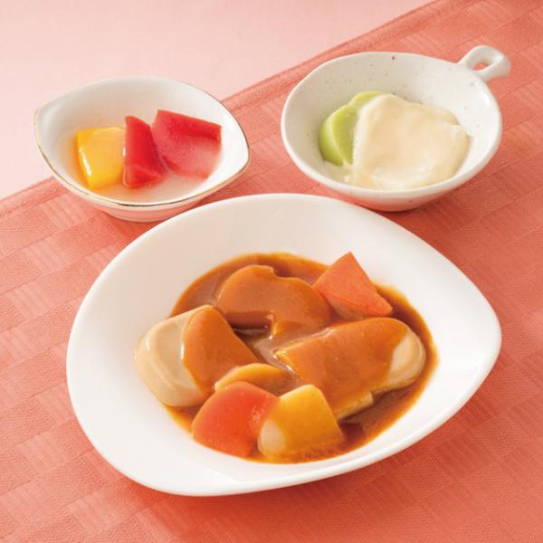 飲み込みが難しい方向け、ムース食冷凍おかずセットです。具材「ビーフ、じゃがいも、玉ねぎ、にんじん」、副菜「カリフラワーと枝豆のサラダ」「トマトのマリネ」。普段のお食事に近い盛付け・美味しさを実現しつつ、飲み込みやすく仕上げました。◇最終加工...