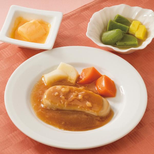 飲み込みが難しい方向け、ムース食冷凍おかずセットです。付け合わせ「カリフラワー、にんじん」、副菜「いんげんとコーンのコンソメソース」「明太マヨポテト」。普段のお食事に近い盛付け・美味しさを実現しつつ、飲み込みやすく仕上げました。◇最終加工地...