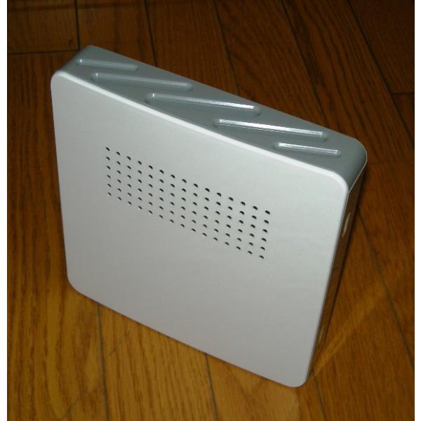 ・前面カバーを外して設置、清掃できます。・外寸法 W200×D40×H210・スチロール樹脂製：ホワイト/グレー