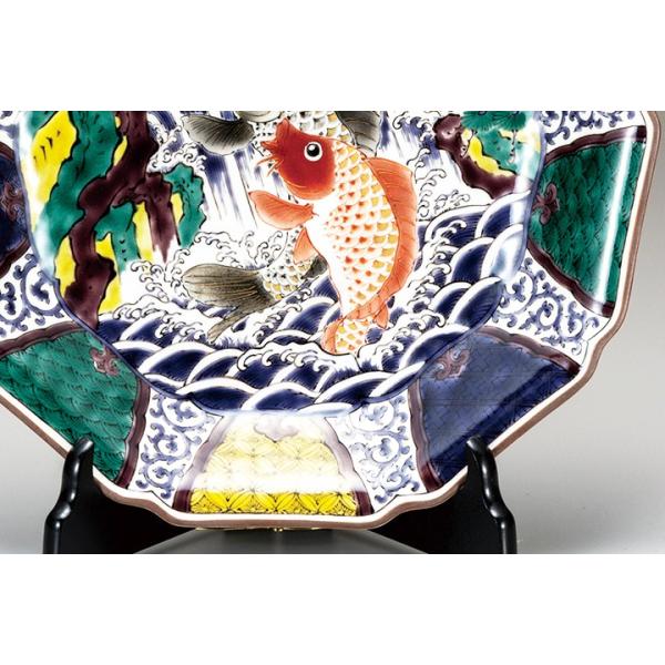 飾り皿 鯉の滝登り 皿立付 銀泉窯 送料無料 皿 ギフト 10号飾皿 ギフト 九谷焼 陶らいふ 人気 贈り物 新築祝い 開業祝い 記念品 法人ギフト 飾り皿 九谷焼専門店 贈り物 K6 1367 使う 贈る