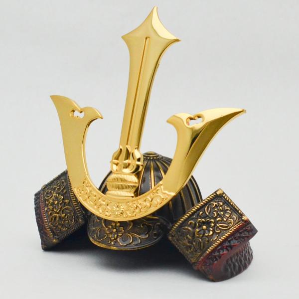 兜 かぶと飾り 座布団付き 新品未使用品 新名将兜 毛利元就 座布団付き 手のひらサイズ兜飾り : 人形の東籬