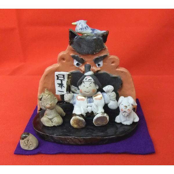 手作りの陶人形 桃太郎御一行 鬼ヶ島台付 縁起 癒し瀬戸焼人形 : 日本