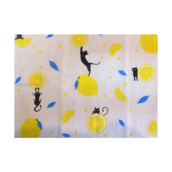 ふわふわ、やわらかな「はごろもガーゼ」。安全性を重視し、四国山系を源とする天然ミネラル水をたっぷりと使いながら植物性の純石鹸や天然抽出オレンジオイルなどでゆっくりと洗い上げます。時間はかかりますが、素材選びから後処理まで一切の妥協をしないか...