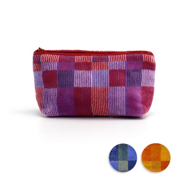 ●シャーリング:タオルのパイルをカットする技法。ビロードのようななめらかな風合いです。モダンなチェック模様とビビットなカラーが特徴のタオルです。シャーリング加工のためビロードのような滑らかな肌触り。男性にも女性にもお使いいただけるデザインで...