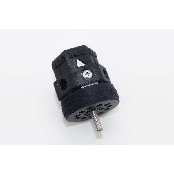 ペラタイヤ作成するために、多少の荒削りをした上で径を追い込んで、任意の求めるタイヤ径に仕上げるのが一般的ですが荒削りの部分をもっと簡単にできないかという発想から生まれたのがこのツールです。コマにタイヤをセットしてツールを組み立てて回転させカ...