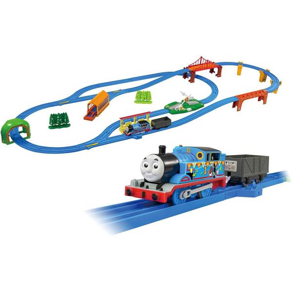 これからプラレールトーマスをはじめるキミにぴったり！「車両」「レール」、きかんしゃトーマスの世界を満喫できる「情景」も入った大ボリュームなオールインワンセット！これからはじめるキミにぴったり！すぐに遊べる大ボリュームなオールインワンセット！...