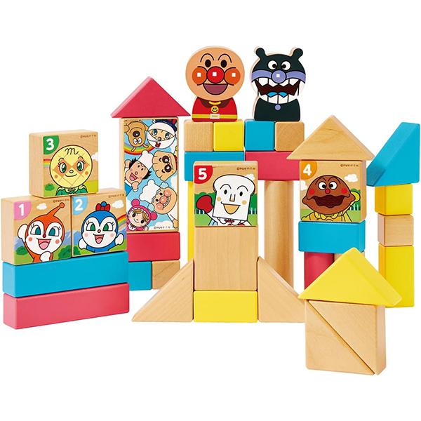 アンパンマンの人気キャラクターがプリントされたつみ木のセットです。アンパンマンとばいきんまんのつみ木が入っているので、シーンを想像しながら遊べます。長方形ピースが縦でも横でも使えるようになりました。つみ木の規格を見直し、積みやすくなりました...