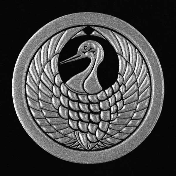 ■日本製■柄サイズ　W3cm×H3cm家紋の柄のみが残るタイプのステッカーです。貼り付けかんたん、他に類を見ない質感と輝き、抜群の耐久性と粘着力！スマホカバーや剣道の胴に貼り付けるのに調度いいサイズです！