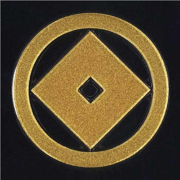 家紋 蒔絵シール 家紋ステッカー 「 丸に釘抜 」 金 30mm : TOYO