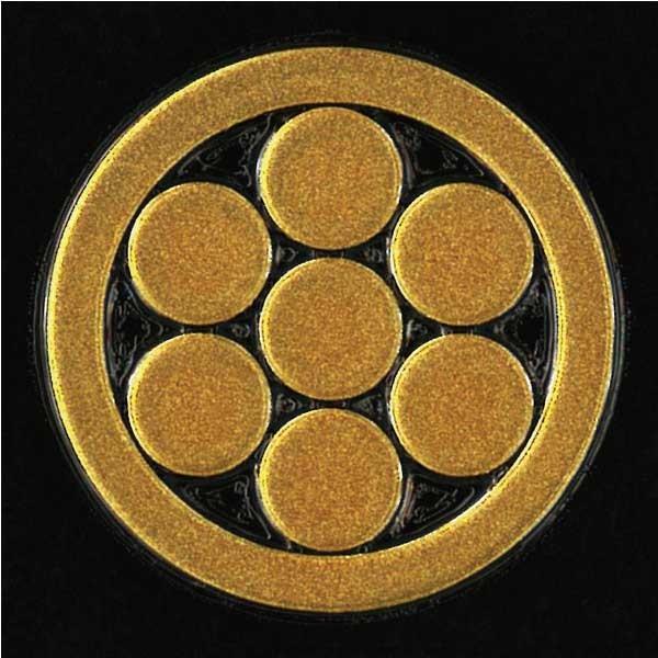 ■日本製■柄サイズ　W3cm×H3cm家紋の柄のみが残るタイプのステッカーです。貼り付けかんたん、他に類を見ない質感と輝き、抜群の耐久性と粘着力！スマホカバーや剣道の胴に貼り付けるのに調度いいサイズ！星 太陽、月、星など、天体は運命を司る神...