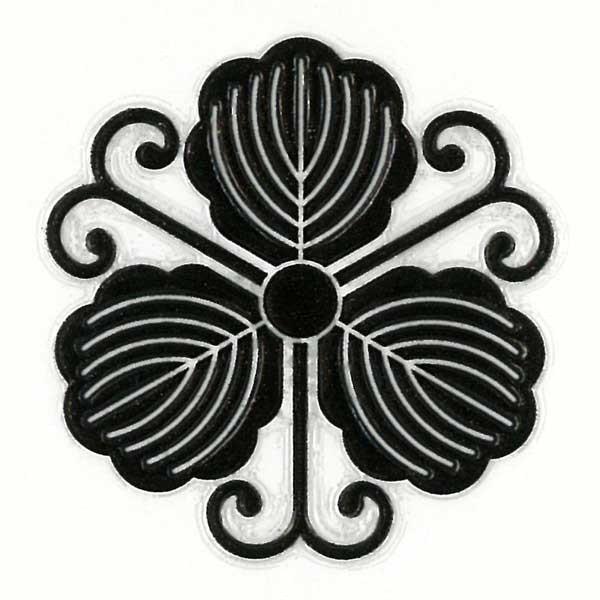 ■日本製■柄サイズ　W3cm×H3cm家紋の柄のみが残るタイプのステッカーです。貼り付けかんたん、他に類を見ない質感と輝き、抜群の耐久性と粘着力！スマホカバーや剣道の胴に貼り付けるのに調度いいサイズ！柏 古代から柏の葉は、神前に供物を供える...