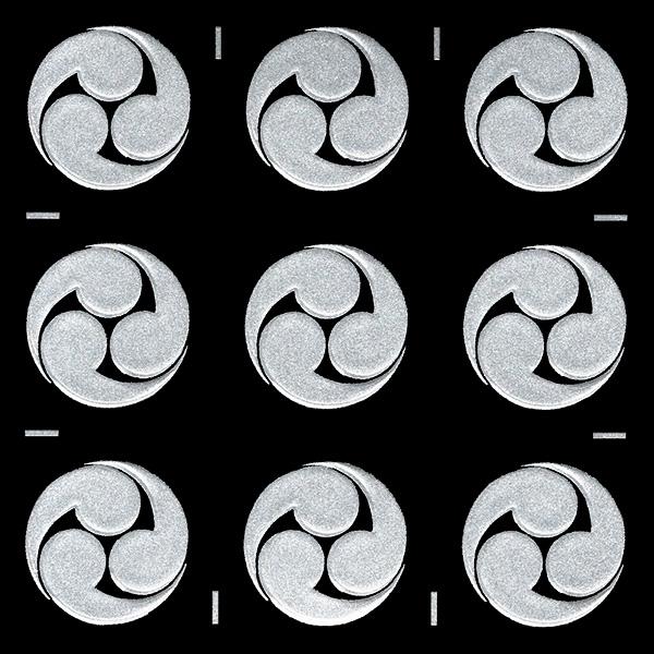 家紋 蒔絵シール 家紋ステッカー 「左三巴」 銀 15mm 9個付 : TOYO